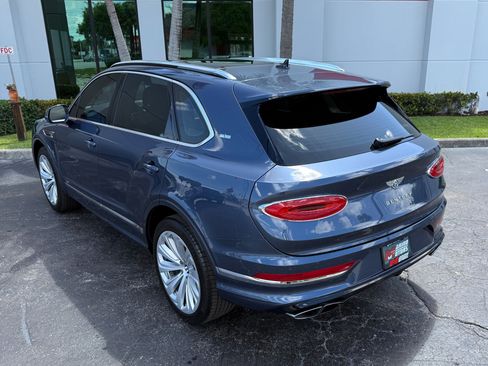 Used 2021 Bentley Bentayga image 22