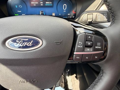 Used 2024 Ford Escape Platinum w/ Premium Technology Package AWD/4WD image 20