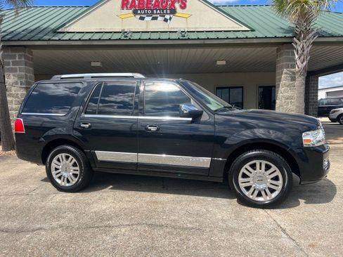 Used 2012 Lincoln Navigator 2WD image 3