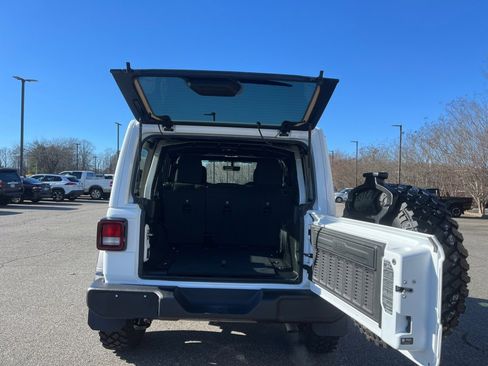 Used 2021 Jeep Wrangler Unlimited Sport image 16