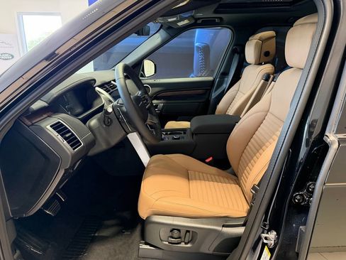 New 2025 Land Rover Discovery Dynamic SE AWD/4WD image 11