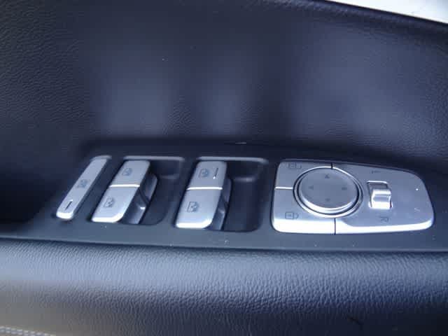Used 2023 Genesis G70 2.0T RWD image 15