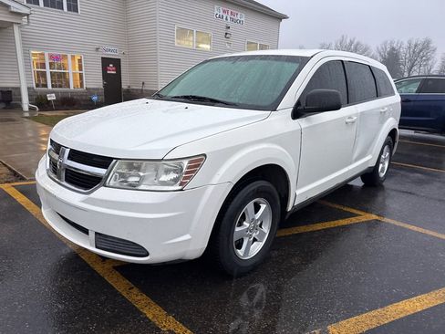 Used 2010 Dodge Journey SE image 2
