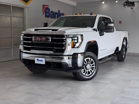 Used 2025 GMC Sierra 2500 SLE w/ SLE Value Package; AWD/4WD image 2