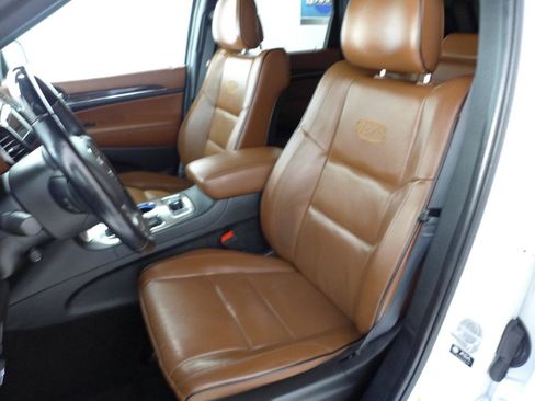 Used 2021 Jeep Grand Cherokee Overland AWD/4WD image 44