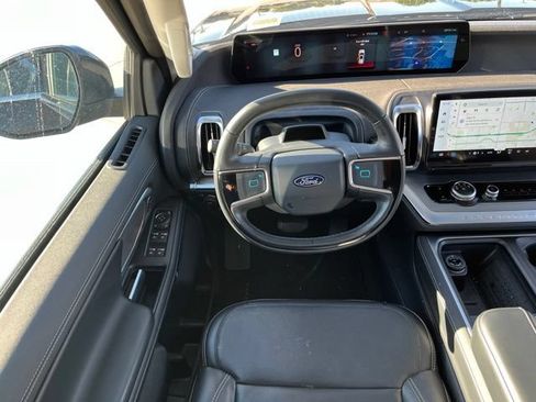 Used 2025 Ford Expedition Max Platinum AWD/4WD image 11