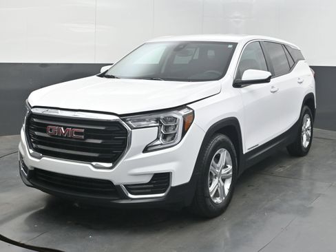 Used 2024 GMC Terrain SLE FWD image 4