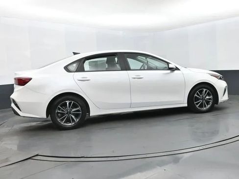 Used 2024 Kia Forte LXS image 4