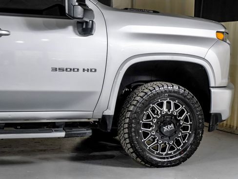 Used 2023 Chevrolet Silverado 3500 LT w/ Convenience Package image 8