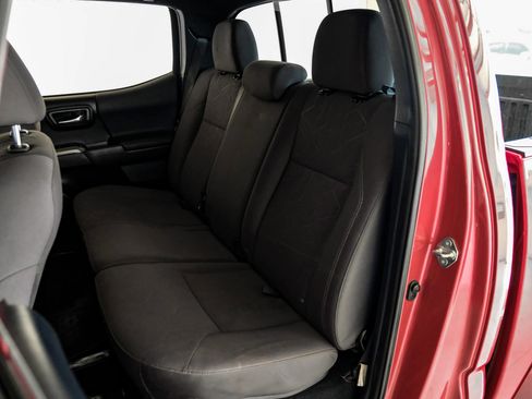 Used 2018 Toyota Tacoma TRD Sport w/ Technology Package image 34