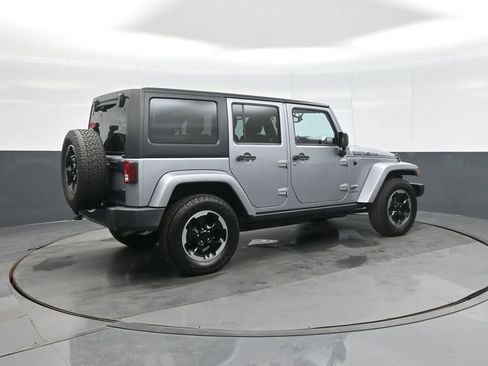 Used 2014 Jeep Wrangler Unlimited Sahara image 7