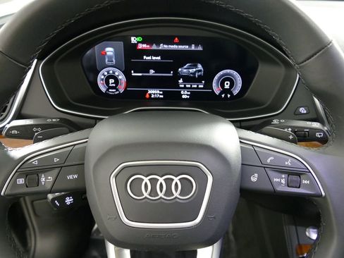 Used 2023 Audi Q5 2.0T Prestige w/ Prestige Package image 17