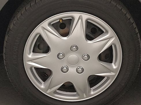 Used 2017 Nissan Sentra SV image 31