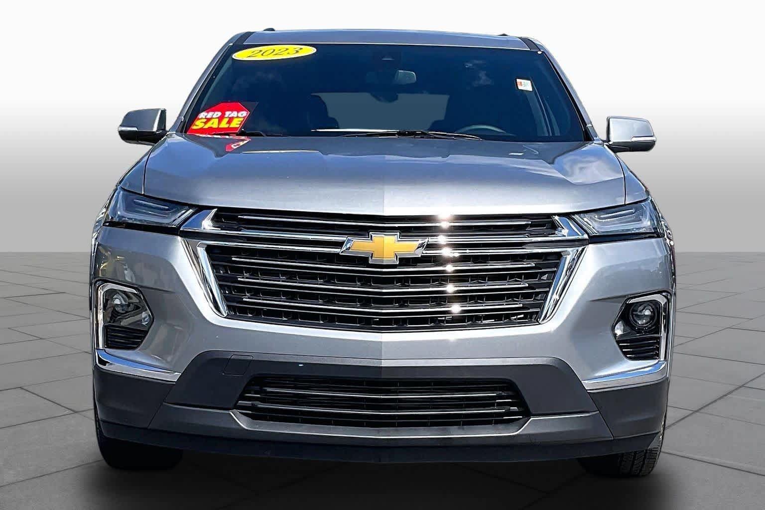 Used 2023 Chevrolet Traverse LT FWD image 4