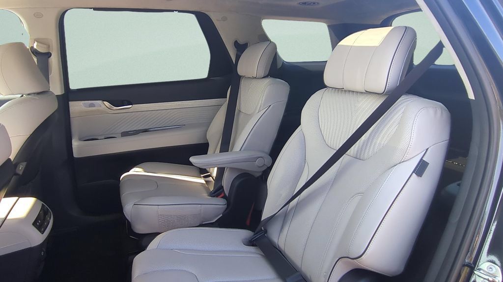 Certified 2024 Hyundai Palisade Calligraphy FWD image 10