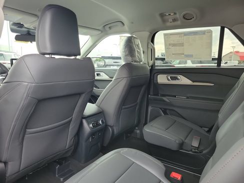 New 2026 Ford Explorer Active w/ Active Comfort Package AWD/4WD image 16