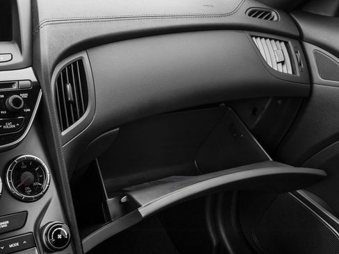 Used 2016 Hyundai Genesis Coupe 3.8 image 19