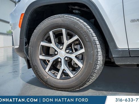 Used 2023 Jeep Grand Cherokee L Limited image 37