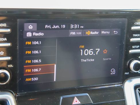 Used 2021 Kia Sorento LX FWD image 3