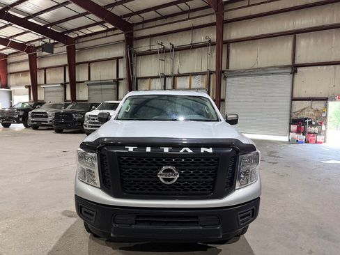 Used 2018 Nissan Titan S RWD image 10