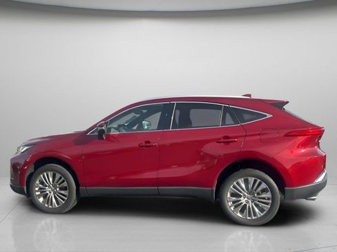 Used 2023 Toyota Venza Limited image 8