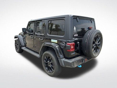 Used 2022 Jeep Wrangler Unlimited Sahara w/ Cold Weather Group AWD/4WD image 9