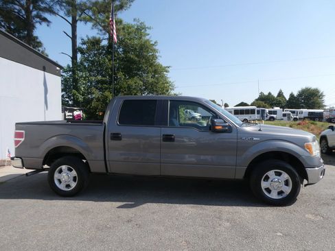 Used 2011 Ford F150 XLT w/ XLT Convenience Pkg RWD image 4