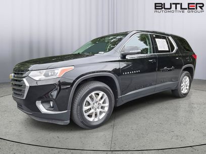 Used 2021 Chevrolet Traverse LT