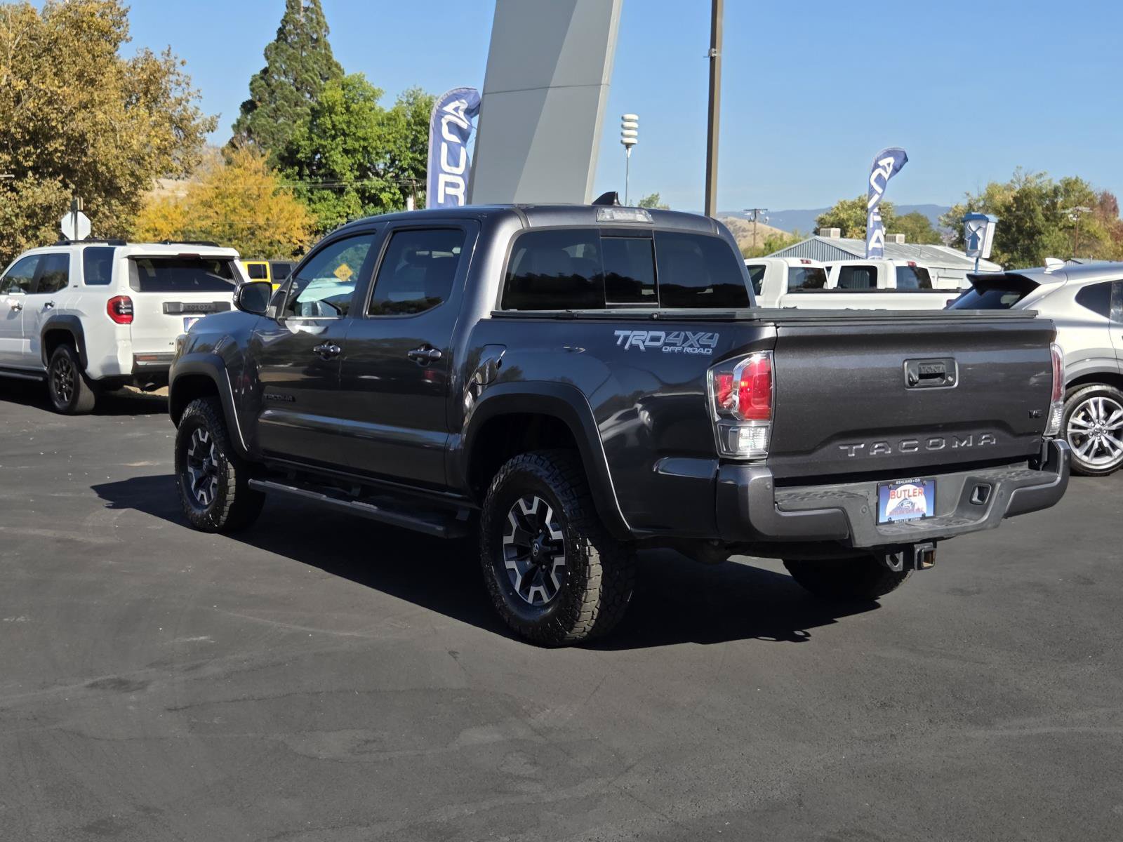 Used 2021 Toyota Tacoma TRD Off-Road w/ TRD Premium Off Road Package AWD/4WD image 7