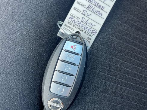 Used 2024 Nissan Altima 2.5 SV FWD image 33