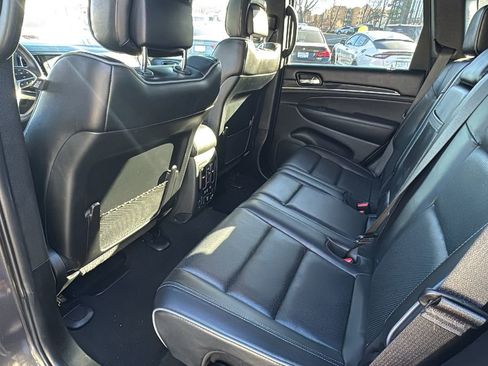 Used 2019 Jeep Grand Cherokee Overland image 14