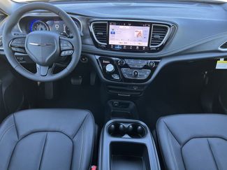 New 2026 Chrysler Pacifica Select w/ S Appearance Package FWD video 2