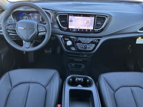 New 2026 Chrysler Pacifica Select w/ S Appearance Package FWD image 2