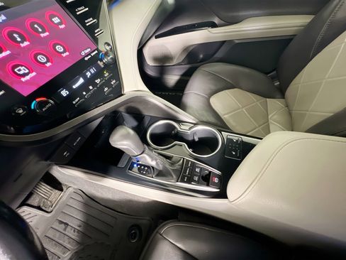 Used 2019 Toyota Camry XLE w/ Driver Assist Package image 26