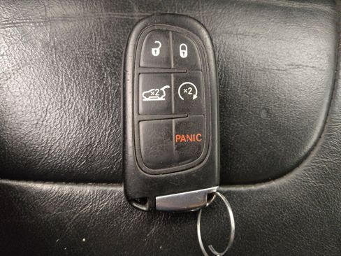 Used 2015 Jeep Cherokee Latitude w/ Comfort/Convenience Group AWD/4WD image 32