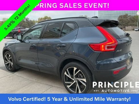 Used 2022 Volvo XC40 T4 R-Design w/ Advanced Package image 5