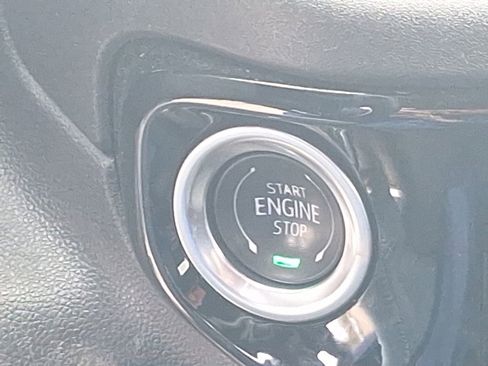 Used 2025 Chevrolet Silverado 1500 LT image 38