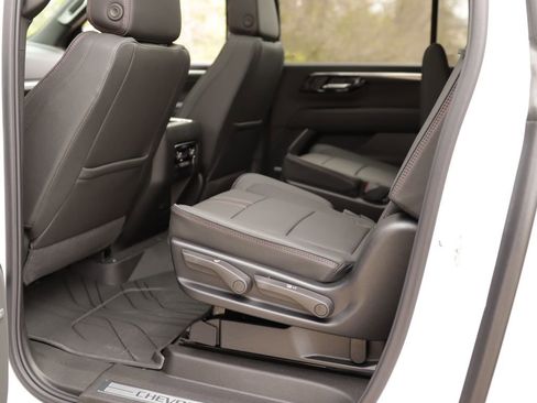 New 2026 Chevrolet Suburban RST w/ Comfort Package AWD/4WD image 31
