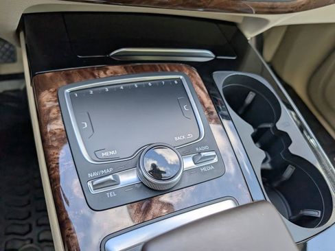 Used 2018 Audi Q7 3.0T Prestige w/ Prestige Package image 23