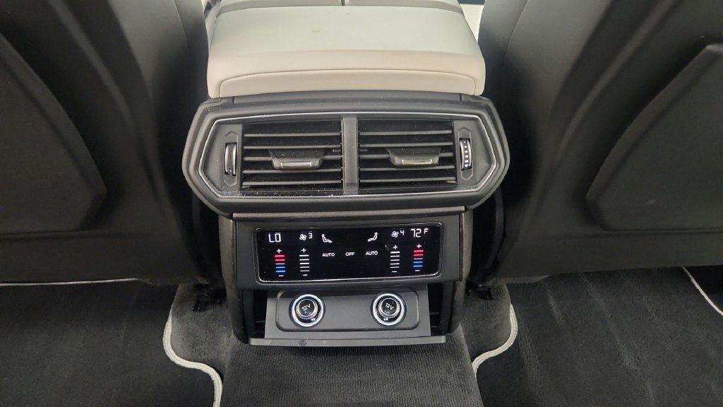 Used 2019 Lamborghini Urus AWD/4WD image 34