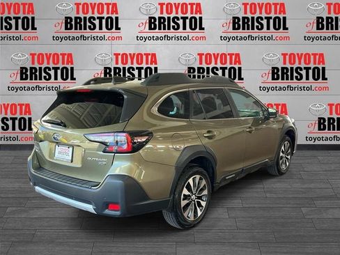 Used 2025 Subaru Outback Limited XT image 3