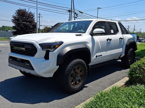 New 2026 Toyota Tacoma 4x4 Double Cab Hybrid image 3