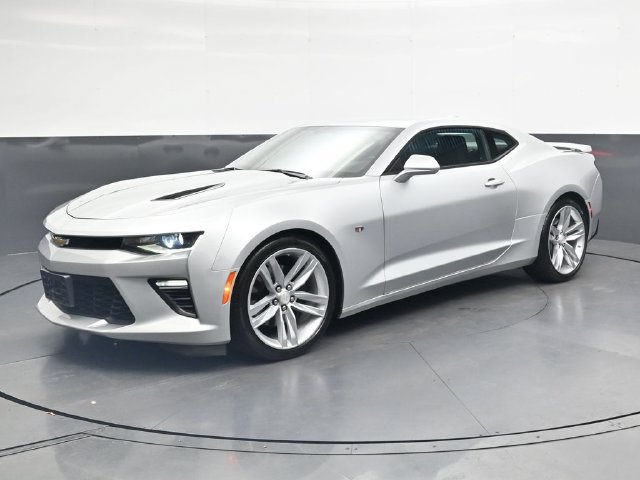 Used 2018 Chevrolet Camaro SS RWD image 9