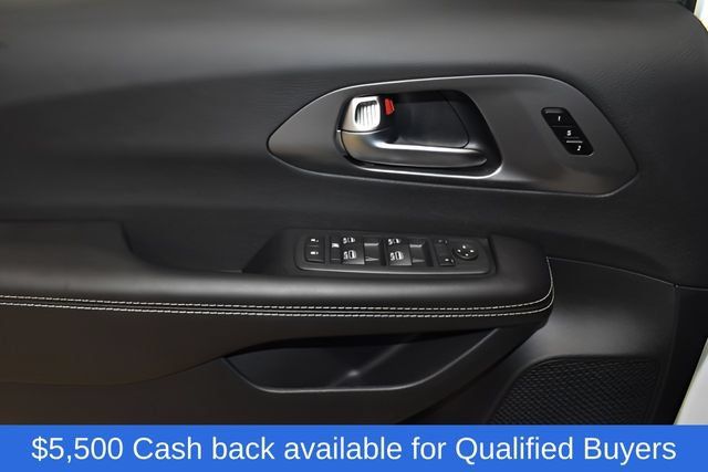 New 2026 Chrysler Pacifica Select FWD image 27