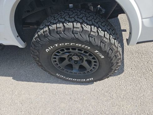 Used 2020 Ford F150 Lariat AWD/4WD image 12