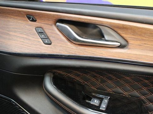 Used 2021 Jeep Grand Cherokee L Summit w/ Luxury Tech Group V image 9