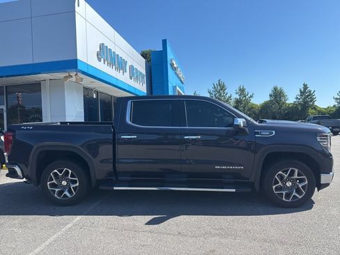 Used 2022 GMC Sierra 1500 SLT w/ SLT Premium Package AWD/4WD image 6