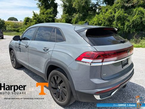 Used 2024 Volkswagen Atlas Cross Sport SE FWD image 3
