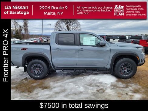 New 2025 Nissan Frontier PRO-4X w/ Tow Package image 2