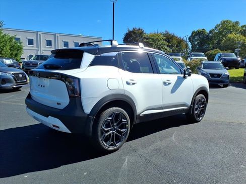 New 2026 Nissan Kicks SR FWD image 3